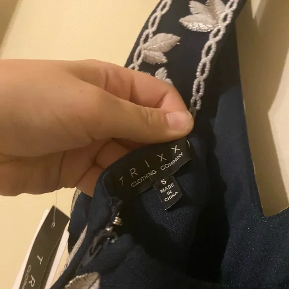 Trixxi CLOTHING COMPANY dress - Picture 5 of 5